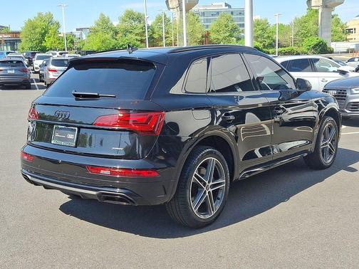 Mythos Black Metallic 2023 Audi Q5 55 S line Premium Plus