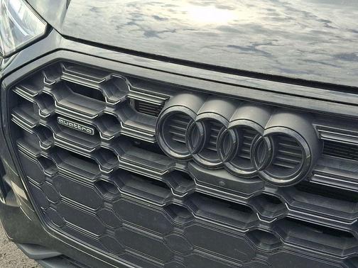 Mythos Black Metallic 2023 Audi Q5 55 S line Premium Plus