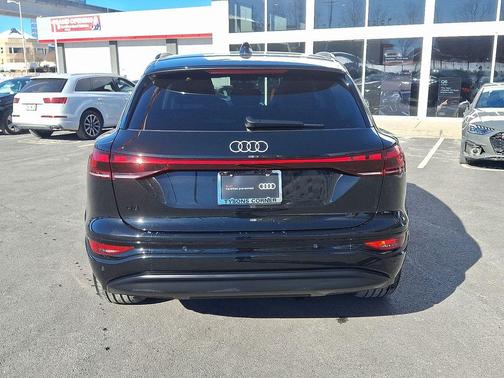 2025 Audi Q6 e-tron Premium Plus quattro