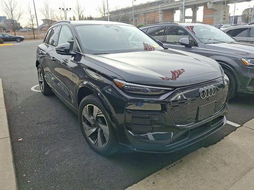 2025 Audi Q6 e-tron Premium Plus quattro