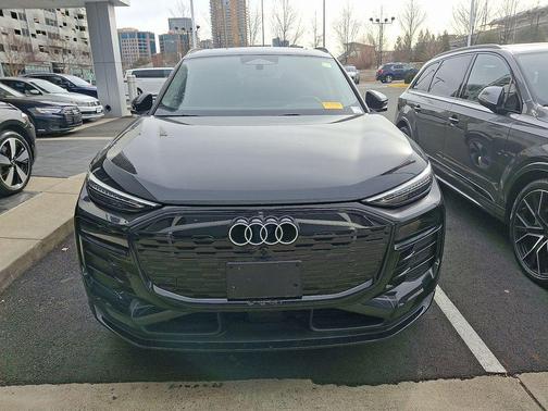 2025 Audi Q6 e-tron Premium Plus quattro