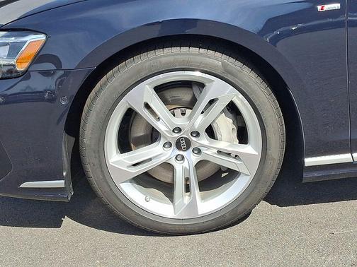 2026 Audi A8 55 TFSI quattro Tiptronic