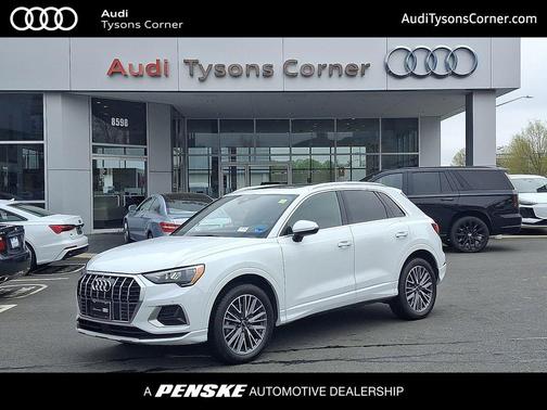 Glacier White Metallic 2022 Audi Q3 40 Premium