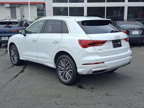 Glacier White Metallic 2022 Audi Q3 40 Premium