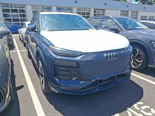 Blue Metallic 2025 Audi Q6 e-tron Premium Plus quattro