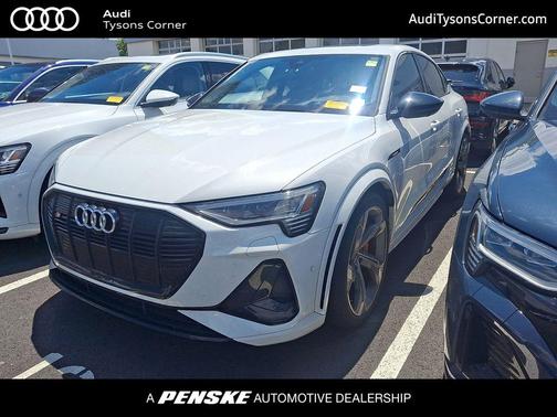 Glacier White Metallic 2023 Audi e-tron S Sportback Prestige quattro