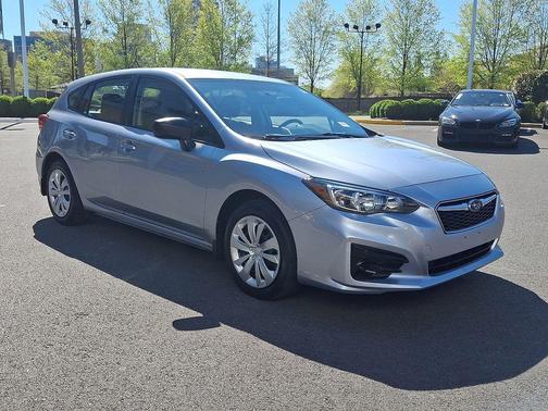 Ice Silver Metallic 2017 Subaru Impreza 2.0i