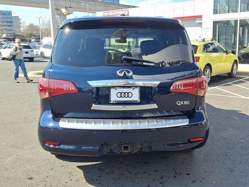 2017 INFINITI QX80 Base