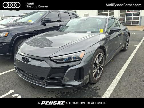 Daytona Gray Pearl Effect 2023 Audi e-tron GT Premium Plus quattro