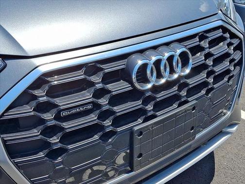 2024 Audi Q5 45 S line Premium
