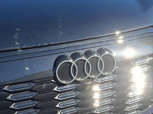 2025 Audi SQ6 e-tron Premium Plus quattro