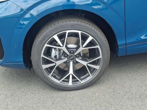 Malpelo Blue Metallic 2026 Audi Q3 TFSI quattro S tronic