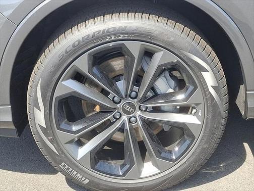 2025 Audi Q7 55 Premium Plus
