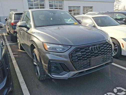 2022 Audi Q5 45 S line Premium Plus
