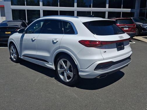 Glacier White 2025 Audi Q5 Prestige TFSI quattro S tronic