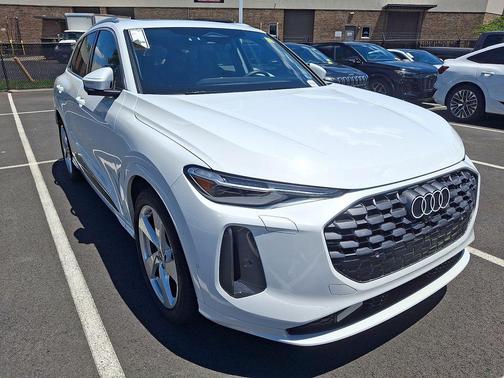 Glacier White 2025 Audi Q5 Prestige TFSI quattro S tronic