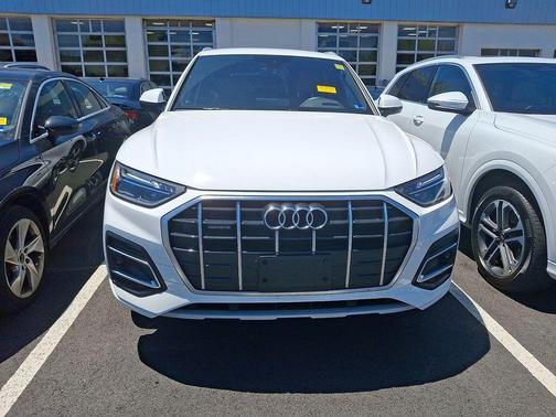 Ibis White 2023 Audi Q5 40 Premium