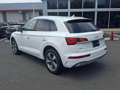 Ibis White 2023 Audi Q5 40 Premium