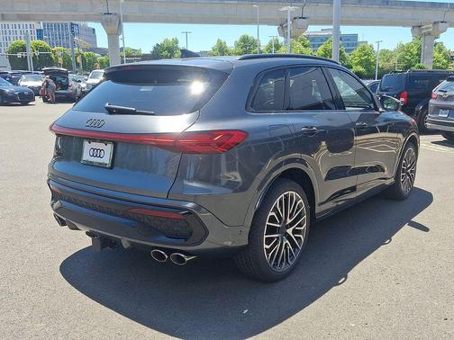Daytona Gray Pearl Effect 2026 Audi SQ5 3.0T Prestige