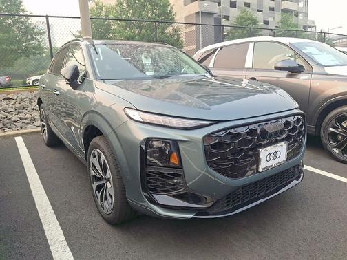 Sage Green Metallic 2026 Audi Q3