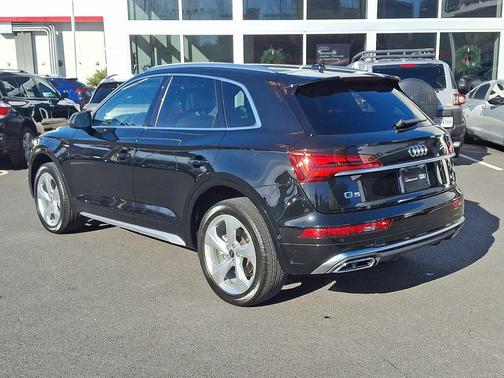 2023 Audi Q5 45 S line Prestige