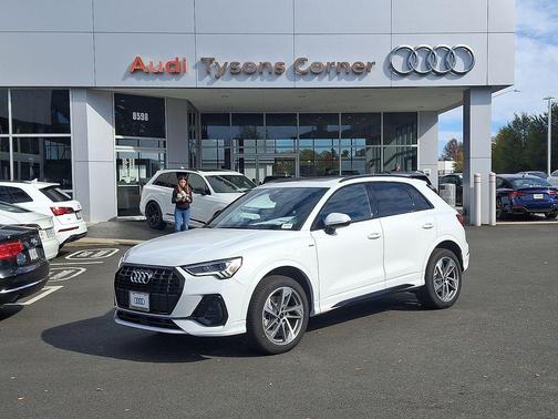 2025 Audi Q3 Premium 45 TFSI S line quattro Tiptronic