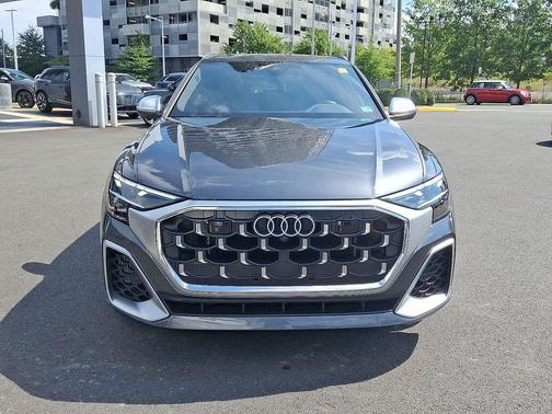 2024 Audi SQ8 4.0T Premium Plus