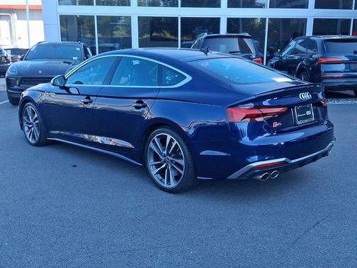 Navarra Blue Metallic 2022 Audi S5 Premium Plus TFSI quattro Tiptronic
