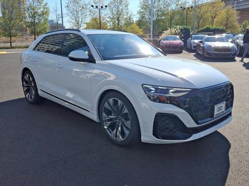 2025 Audi Q8 55 Prestige