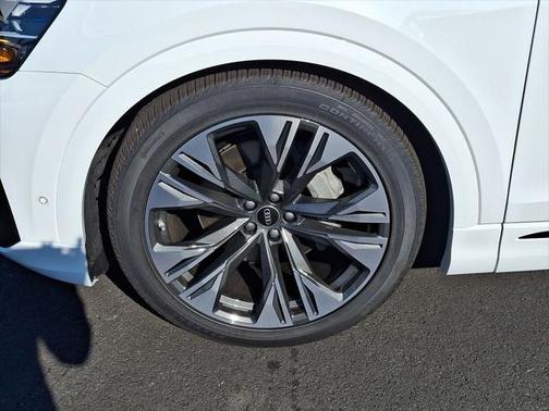 2025 Audi Q8 55 Prestige