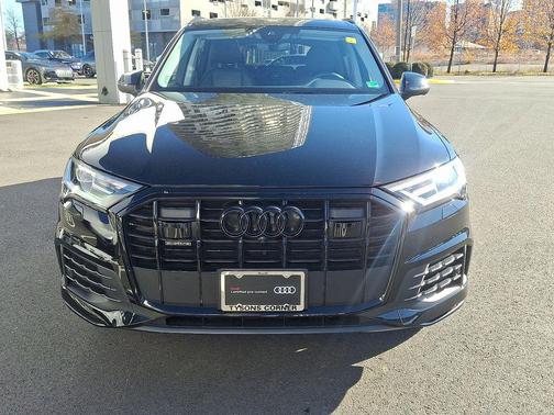 2023 Audi Q7 45 Premium Plus
