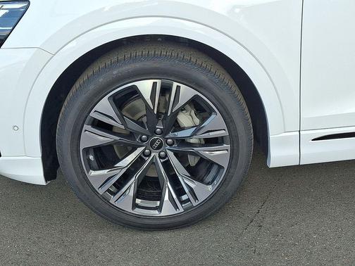 2026 Audi Q8 55 Premium Plus