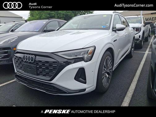 Glacier White Metallic 2024 Audi Q8 e-tron Prestige