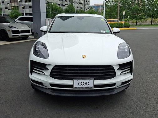 2020 Porsche Macan Base