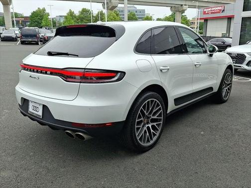 2020 Porsche Macan Base