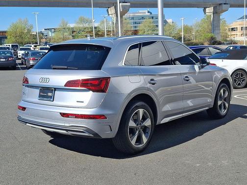 Florett Silver Metallic 2023 Audi Q5 40 Premium