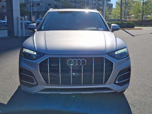 Florett Silver Metallic 2023 Audi Q5 40 Premium