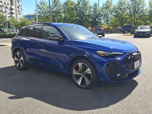 Ultra Blue Metallic 2026 Audi SQ5 3.0T Premium Plus