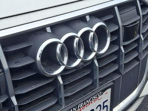 2023 Audi Q7 45 Premium Plus