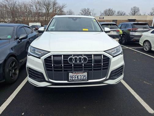 2023 Audi Q7 45 Premium Plus