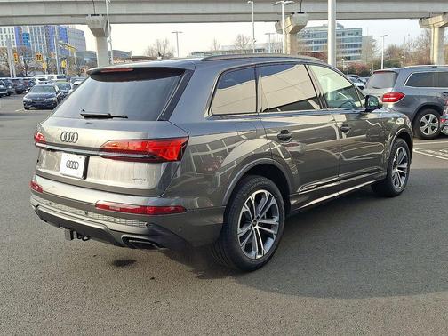 2026 Audi Q7 45 Premium