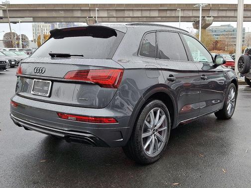 2024 Audi Q5 e 55 S line Premium Plus