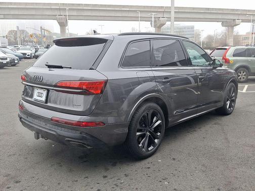 2026 Audi Q7 55 Premium Plus
