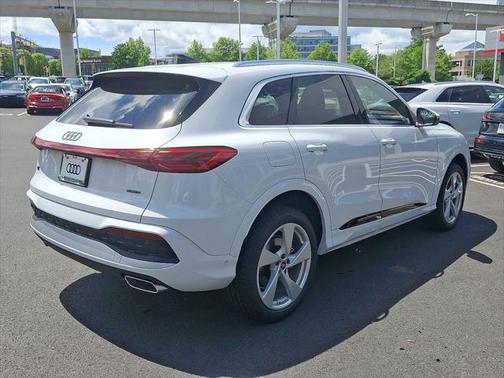 2025 Audi Q5 Premium Plus