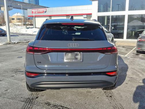 2025 Audi Q6 e-tron Premium Plus quattro