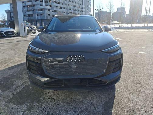 2025 Audi Q6 e-tron Premium Plus quattro