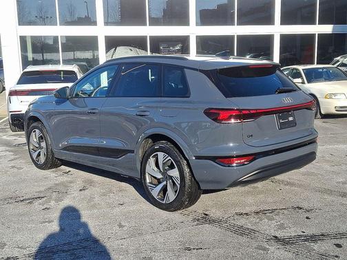 2025 Audi Q6 e-tron Premium Plus quattro