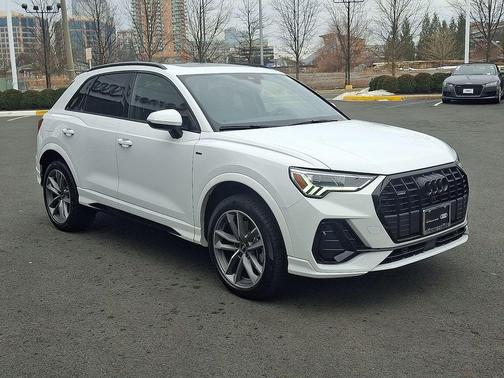 2025 Audi Q3 Premium 45 TFSI S line quattro Tiptronic