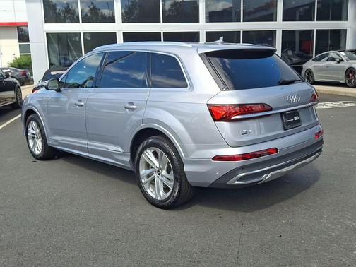 2022 Audi Q7 55 Premium Plus