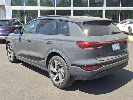 2025 Audi Q6 e-tron Prestige quattro